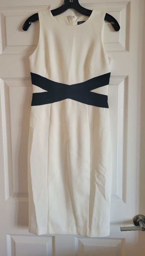 Vince Camuto Sleeveless White & Black Shift Dress Size 2 - Never Worn